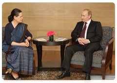 Председатель Правительства Российской Федерации В.В.Путин встретился с председателем Объединенного прогрессивного альянса и партии Индийский Национальный Конгресс С.Ганди