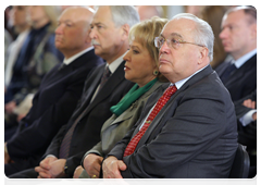 Rector of Lomonosov Moscow State University Viktor Sadovnichy, St Petersburg Governor Valentina Matviyenko, State Duma Speaker Boris Gryzlov and Moscow Mayor Yury Luzhkov at the expanded meeting of the Board of Trustees of the Russian Geographical Society