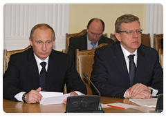 Prime Minister Vladimir Putin at the talks with Belarusian Prime Minister Sergei Sidorsky