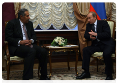 Председатель Правительства Российской Федерации В.В.Путин провел переговоры с Премьер-министром, Министром иностранных дел Государства Катар Х.Бен Джасемом