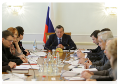 First Deputy Prime Minister Viktor Zubkov chairs the first meeting of the task group on the federal law On the Fundamental Principles of State Regulation of Trade in the Russian Federation