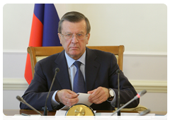 First Deputy Prime Minister Viktor Zubkov chairs the first meeting of the task group on the federal law On the Fundamental Principles of State Regulation of Trade in the Russian Federation