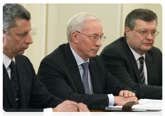 Премьер-министр Украины Н.Я.Азаров во время переговоров с Председателем Правительства Российской Федерации В.В.Путиным