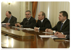 Prime Minister Vladimir Putin meets with President of Abkhazia Sergei Bagapsh