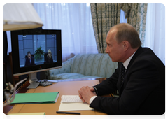 Председатель Правительства Российской Федерации В.В.Путин, находящийся с рабочей поездкой в Красноярске, провел в режиме видеоконференции совещание по вопросам ликвидации последствий терактов в московском метро