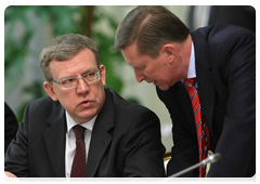 Deputy Prime Minister and Minister of Finance Alexei Kudrin and Deputy Prime Minister Sergei Ivanov before the meeting of the Government Commission on High Technology and Innovation