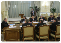 Prime Minister Vladimir Putin at a meeting on improving transport security