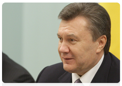 Президент Украины В.Ф.Янукович на встрече с Председателем Правительства Российской Федерации В.В.Путиным