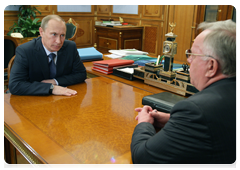Председатель Правительства Российской Федерации В.В.Путин провел рабочую встречу с главой Республики Алтай А.В.Бердниковым