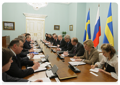 Председатель Правительства Российской Федерации В.В.Путин встретился с Премьер-министром Швеции Ф.Рейнфельдтом