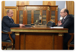 Председатель Правительства Российской Федерации В.В.Путин провел рабочую встречу с губернатором Свердловской области А.С.Мишариным