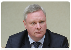 Russian Deputy Foreign Minister Vladimir Titov attending a meeting of the state commission to investigate the causes of the Tu-154 plane crash