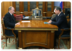 Prime Minister Vladimir Putin at a working meeting with Kaluga Region Governor Anatoly Artamonov