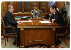 Председатель Правительства Российской Федерации В.В.Путин провел рабочую встречу с заместителем Председателя Правительства Российской Федерации А.Д.Жуковым