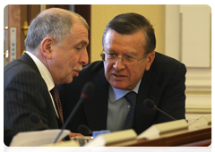 First Deputy Prime Minister Viktor Zubkov and Presidential Envoy to the Northwestern Federal District Ilya Klebanov at a meeting on the development of shoreline infrastructure for the intake, processing, storage and transportation of fish products