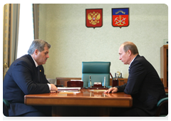 Председатель Правительства Российской Федерации В.В.Путин провел рабочую встречу с губернатором Мурманской области Д.В.Дмитриенко