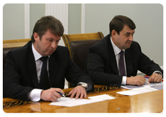 Transport Minister Igor Levitin and Deputy Minister of Sport, Tourism and Youth Policy Oleg Rozhnov at an emergency meeting regarding Russian travellers flying to or from Europe