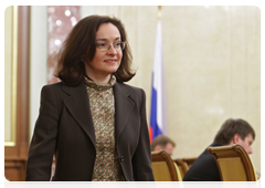 Министр экономического развития Российской Федерации Э.С.Набиуллина перед заседанием Правительства Российской Федерации