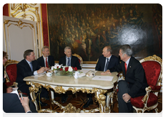 Председатель Правительства Российской Федерации В.В.Путин встретился с Федеральным Президентом  Австрийской Республики  Х.Фишером