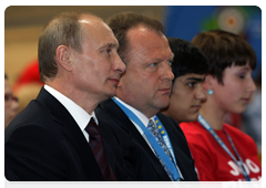 Председатель Правительства Российской Федерации В.В.Путин посетил Чемпионат Европы по дзюдо, где принял участие в церемонии награждения победителей