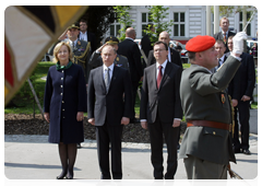 While on a working visit to Austria, Prime Minister Vladimir Putin laid a wreath at the Soviet War Memorial in Vienna and talked with WWII veterans