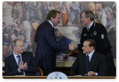 По итогам российско-итальянских переговоров в присутствии В.В.Путина и С.Берлускони был подписан ряд документов