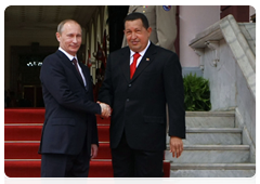 Официальная церемония встречи Председателя Правительства Российской Федерации В.В.Путина Президентом Венесуэлы У.Чавесом