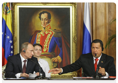 По итогам переговоров Председатель Правительства Российской Федерации В.В.Путин и Президент Боливарианской Республики Венесуэла У.Чавес провели совместную пресс-конференцию