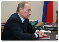 Председатель Правительства Российской Федерации В.В.Путин провел рабочую встречу с Президентом Удмуртской Республики А.А.Волковым