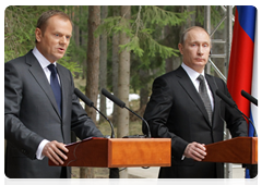 Председатель Правительства Российской Федерации В.В.Путин совместно с Премьер-министром Польши Д.Туском принял участие в памятной церемонии в мемориальном комплексе «Катынь»
