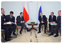 Prime Minister Vladimir Putin meeting with Polish Prime Minister Donald Tusk in a narrow format