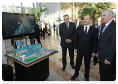 Председатель Правительства Российской Федерации В.В.Путин посетил выставку проектов регионов Сибири
