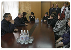 Prime Minister Vladimir Putin meets with relatives of miners, killed in an accident at Raspadskaya mine, Novokuznetsk