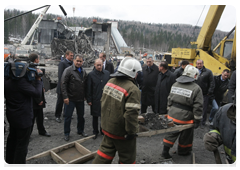 Председатель Правительства Российской Федерации В.В.Путин побывал на шахте «Распадская» в Междуреченске, где 8 мая произошла авария