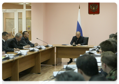 Prime Minister Vladimir Putin chairing a meeting in Mezhdurechesk, Kemerovo Region, on Raspadskaya coal mine accident