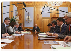 Prime Minister Vladimir Putin at a meeting to discuss stable financial support for road construction, reconstruction, overhaul, repair and maintenance