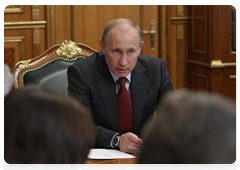 В.В.Путин провел совещание по вопросу «Об организации устойчивого финансового обеспечения строительства, реконструкции, капитального ремонта, ремонта и содержания автомобильных дорог общего пользования»