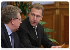 First Deputy Prime Minister Igor Shuvalov and Deputy Prime Minister and Finance Minister Alexei Kudrin at a meeting to discuss customs legislation