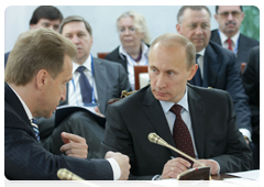 Prime Minister Vladimir Putin and First Deputy Prime Minister Igor Shuvalov attending the meeting of the supreme governing body of the Customs Union comprising Russia, Belarus and Kazakhstan at the head-of-government level