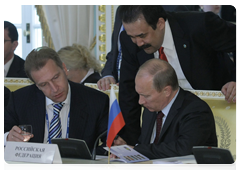 Prime Minister Vladimir Putin, First Deputy Prime Minister Igor Shuvalov and Kazakh Prime Minister Karim Masimov at a meeting of the EurAsEC Interstate Council’s heads of government