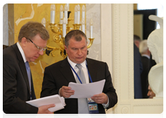 Deputy Prime Minister of Russian Federation Igor Sechin and Deputy Prime Minister of Russian Federation and Minister of Finance Alexei Kudrin at the Council of the Heads of Government of the CIS