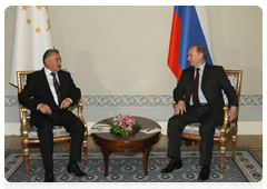 Prime Minister Vladimir Putin meeting with Tajik Prime Minister Akil Akilov