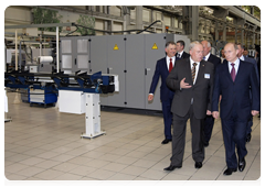 Prime Minister Vladimir Putin toured Izhmash Holding to learn about the company’s product line