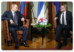 Prime Minister Vladimir Putin meeting with his Finnish counterpart Matti Vanhanen