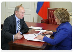 Prime Minister Vladimir Putin at a meeting with St Petersburg Governor Valentina Matviyenko