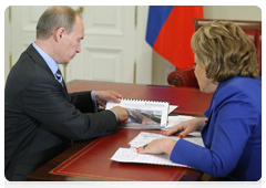 Prime Minister Vladimir Putin at a meeting with St Petersburg Governor Valentina Matviyenko