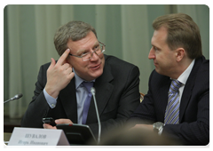 First Deputy Prime Minister Igor Shuvalov and Deputy Prime Minister and Minister of Finance Alexei Kudrin at a meeting on price setting and tariff rates