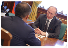 Председатель Правительства Российской Федерации В.В.Путин провел рабочую встречу с президентом Республики Татарстан Р.Н.Миннихановым