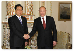 Председатель Правительства Российской Федерации В.В.Путин на встрече с Председателем КНР Ху Цзиньтао