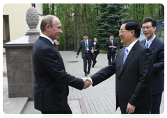 Prime Minister Vladimir Putin meeting with Hu Jintao, General Secretary of the Communist Party of China